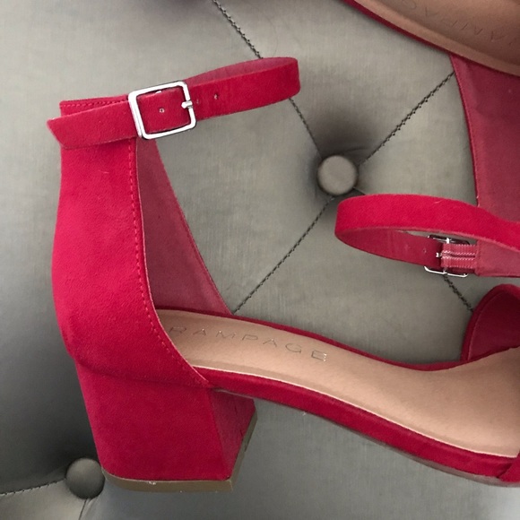 Red Low-heeled Heels - Picture 5 of 5